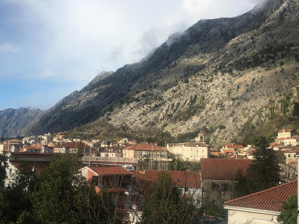 Art House 001 Hotel Kotor Exterior foto
