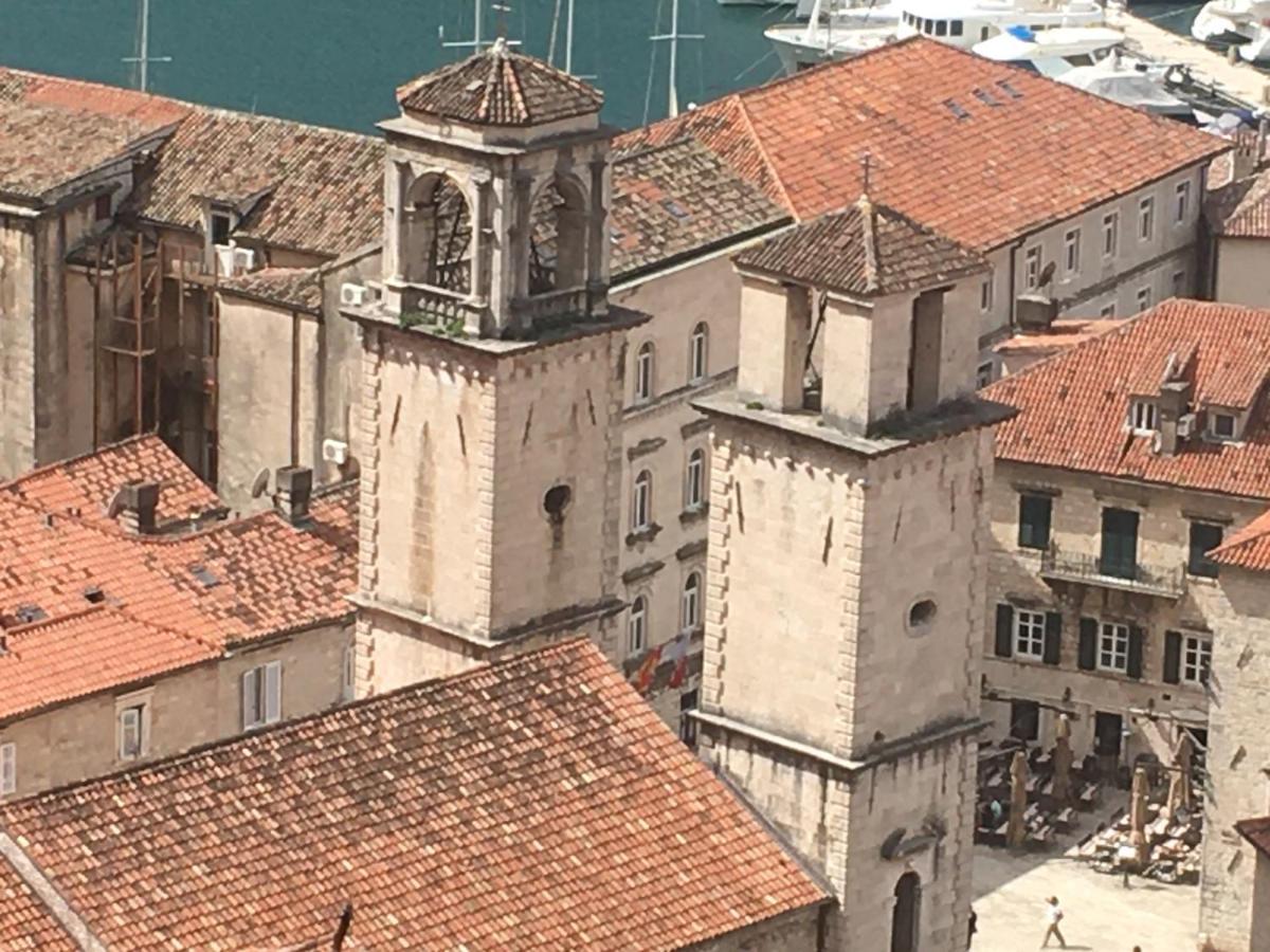 Art House 001 Hotel Kotor Exterior foto